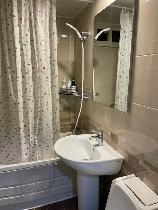 Hotel 206